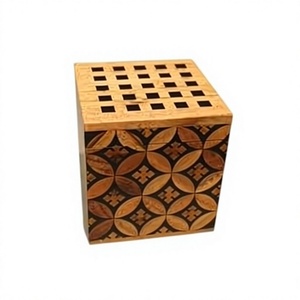 Brûleur à Bakhoor en bois de qualité supérieure, design artisanal écologique et durable, pour la combustion et la décoration intérieure - Product Image 1
