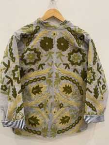 เสื้อแจ็คเก็ตผ้ากำมะหยี่ปักลายซูซานีอินเดีย แต่งกระดุม สำหรับฤดูหนาวและฤดูใบไม้ผลิ เหมาะสำหรับทั้งชายและหญิง สไตล์ชาติพันธุ์สุดหรู ของขวัญสุดพิเศษ ขายส่ง - Product Image 4