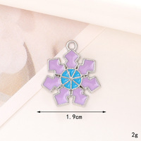 Breloques de Noël en alliage de zinc émaillé, pendentifs électroplaqués pour la fabrication de bijoux DIY : Père Noël, flocon de neige, sapin, cadeau, chaussette, patin à glace