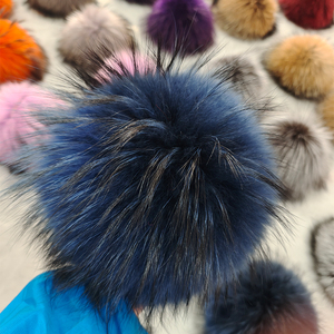 2025 usine en gros 12 cm vraie boule de fourrure de <span class=keywords><strong>renard</strong></span> ou boule de fourrure de raton laveur avec pompon à pression - Product Image 1