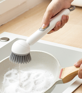 Brosse de nettoyage de cuisine portable en PET avec distributeur de savon liquide, poignée réglable à 6 niveaux pour vaisselle, casseroles et poêles - Product Image 3