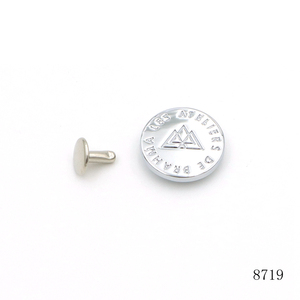 <span class=keywords><strong>Remache</strong></span> de doble capa de aleación de níquel y zinc con logotipo metálico grabado personalizado <span class=keywords><strong>para</strong></span> accesorios de ferretería de correas de cuero y bolsos - Product Image 2