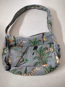 Bolsa de Viaje de Fin de Semana de Lujo Hecha a Mano de Alta Calidad, con Estampado de Bloques de Algodón, Acolchada, de Gran Capacidad, Duradera, para Deportes, Viajes, Gimnasio, Yoga - Product Image 3