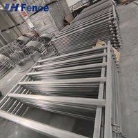 Panneau de clôture galvanisé anti-escalade pour bétail |   Grilles de 4x4 pouces pour empêcher les veaux de se retrouver en panne dans les clôtures