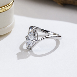 Bague de fiançailles Messi Jewelry MSR-2108 en or 18 carats avec diamant de laboratoire taille marquise - Product Image 4