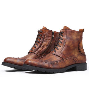 Botas de trabajo impermeables personalizadas al por mayor para hombre, botas de vestir modernas para hombre, botas de cuero genuino y gamuza - Product Image 1
