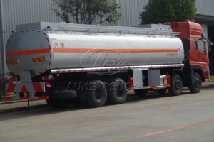 Camión Cisterna de Combustible para Aviación con Múltiples Especificaciones en Venta, Vehículo de Transporte de Productos Petroleros de 28-36T para Reabastecimiento en Obras de Construcción - Product Image 3