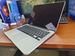 MacBook Pro A1502 ขนาด 13 นิ้ว สภาพ 95% ใหม่ ซีพียู I7 แรม 16GB SSD 512GB มีสินค้าพร้อมขาย ลดราคาพิเศษ แล็ปท็อปมือสองหรือแบบ Refurbished - Product Image 2
