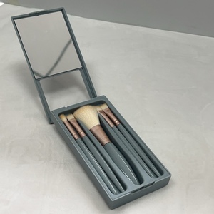 Mini Kit de Pinceaux de Maquillage de Voyage 5 Pièces avec Boîte Miroir, Pinceaux Éventail, Crayon à Sourcils, <span class=keywords><strong>Baume</strong></span> à Lèvres et Correcteur - Outils <span class=keywords><strong>pour</strong></span> le Visage et les Yeux - Product Image 6