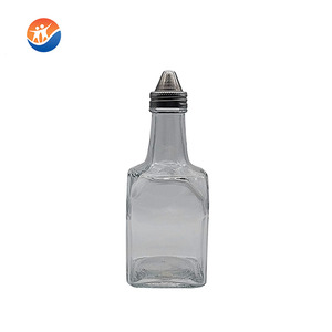 6 onzas. Cruet de vidrio de forma cuadrada de aceite y vinagre con vertedor - Product Image 3