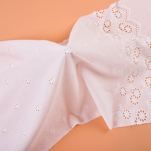 Tessuto bianco ricamato occhielli in chiffon 100% tessuto ricamato in cotone abbigliamento da donna tessuto tulle ricamato a fiori - Product Image 5