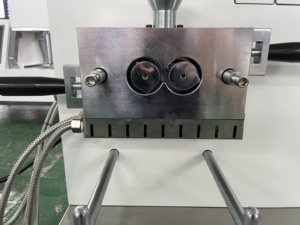 Peralatan Pengujian Dispersi Bubuk Plastik Karet PLC Mixer Internal Laboratorium Presisi Tinggi - Product Image 2