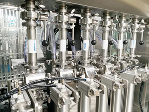 Chaîne de production automatique de machine de remplissage de shampooing crème cosmétique de <span class=keywords><strong>visage</strong></span> garantie de 1 an entraînée par moteur électrique - Product Image 4