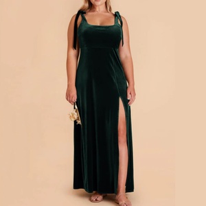 Vestido largo de terciopelo elegante personalizado con cuello cuadrado, sin mangas, con abertura, tirantes, sin espalda y color liso para mujer - Product Image 1