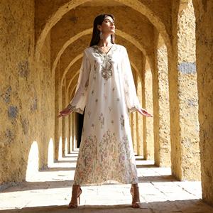 Abaya élégante en polyester avec strass thermocollants de qualité supérieure pour femmes musulmanes, robe de cérémonie modeste, vente en gros personnalisée - Product Image 3