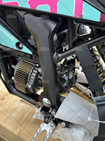 Moto tout-terrain électrique Surron Hyper Bee 8kW 2026 Hyper Bee 65 km/h haute vitesse 3 modes de puissance