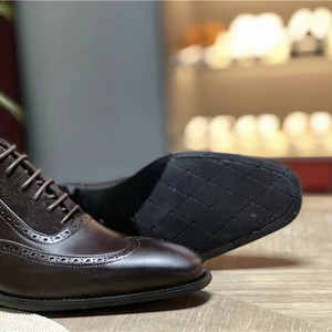 Mocassins décontractés pour hommes en cuir véritable, à bout carré, avec lacets, brogues montantes, antidérapants, respirants et légers. - Product Image 2