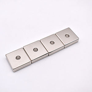 20x20x3mm con orificio central NdFeB N52 Imanes personalizados - Product Image 1