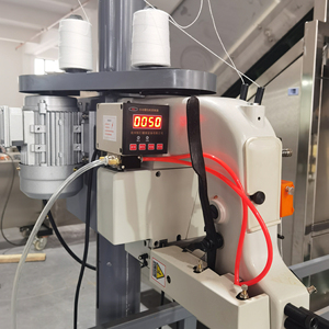Machines de remplissage et <span class=keywords><strong>d</strong></span>'emballage semi-automatiques pour sacs de 20 kg et 50 kg de céréales, graines, granulés, et machines de remplissage de granulés <span class=keywords><strong>d</strong></span>'aliments pour animaux en sacs tissés personnalisés - Product Image 4