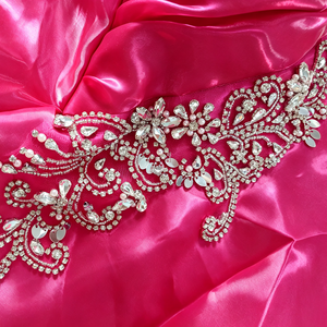 <span class=keywords><strong>Abito</strong></span> da sera <span class=keywords><strong>lungo</strong></span> monospalla in <span class=keywords><strong>organza</strong></span> fucsia con strass di cristallo, perle e perline, a balze, con spacco alto, per ballo di fine anno, matrimonio o feste formali - Product Image 6