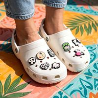 HY Breloques et épingles à chaussures personnalisées, mignonnes, style vache de dessin animé, thème bétail laitier, badges pour sabots, cadeau ferme fraise, vente en gros et en vrac