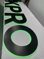 Lettres encastrées LED rétroéclairées étanches pour extérieur, signalétique 3D à halo lumineux avec revêtement en poudre noire, lettres de logo personnalisées pour devanture de magasin