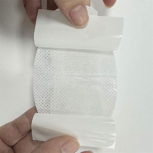 Kit de premiers secours léger et imperméable pour la randonnée, le camping et les situations d'urgence en extérieur, avec ruban adhésif personnalisé - Product Image 2