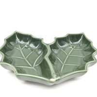 Assiette en céramique en forme de cœur, design unique motif arbre vert, vaisselle personnalisée