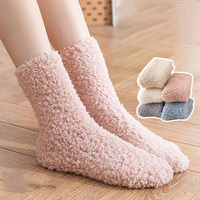 Logo personnalisé ne pas tomber épaissir moelleux coloré blanc dormir tricoté en peluche floue pantoufles à fourrure chaussettes