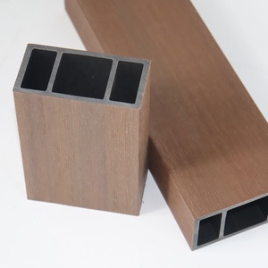 Colonna WPC su Misura, Trave in <span class=keywords><strong>Legno</strong></span> Teak per Esterni, Superficie Effetto <span class=keywords><strong>Noce</strong></span>, Tubo in <span class=keywords><strong>Legno</strong></span> WPC, Materiale Composito <span class=keywords><strong>Legno</strong></span>-Plastica - Product Image 4