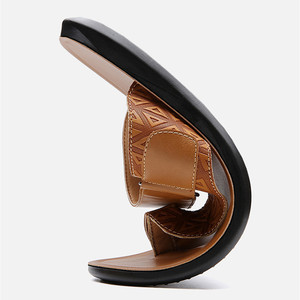 Nouveaux modèles 2026 de tongs pour hommes, design sportif et tendance, léger, en cuir, pantoufles pour <span class=keywords><strong>homme</strong></span>, prix bas, vente en gros, grande taille <span class=keywords><strong>48</strong></span> - Product Image 2