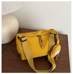 Bolso Cruzado de Alta Calidad para Mujer <span class=keywords><strong>con</strong></span> Mini Bolsa Extraíble, Sistema de Almacenamiento Doble, Superficie Texturizada y Tono Neutro Vintage - Product Image 2