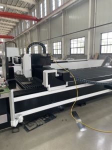Machine de découpe laser à fibre qui découpe efficacement l'acier inoxydable, l'acier au carbone, l'<span class=keywords><strong>aluminium</strong></span>, l'alliage de cuivre et autres tôles métalliques - Product Image 3