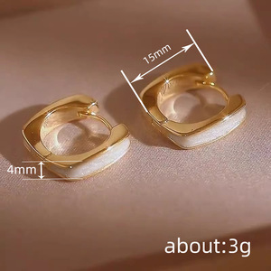 Orecchini a polsino a cuore cavo da donna, accessori per l'orecchio semplici per l'uso quotidiano - Product Image 6