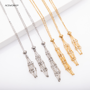 สร้อยคอใส่ลิปสติกแบบอัญมณี |   จี้กรงลวดปรับได้ ทำจากสแตนเลสสตีลเคลือบทอง 18K PVD กันน้ำ ป้องกันอาการแพ้ ทนทาน - Product Image 2