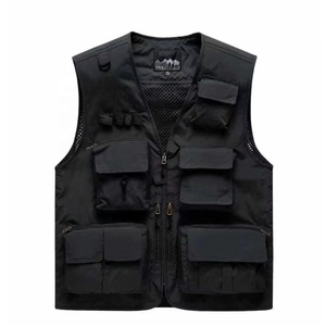 سترة متعددة الأغراض للرحلات والسفاري، تصميم شبكي تكتيكي، معيار السلامة ANSI الفئة <span class=keywords><strong>2</strong></span>، مصنوعة من البوليستر القابل للتنفس مع إمكانية تخصيص الشعار - Product Image 3