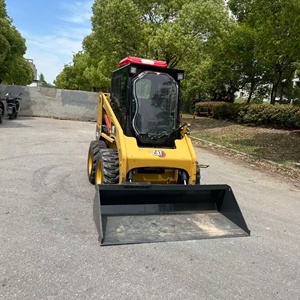 รถตักล้อยาง CAT 226B3 สีเหลือง แบบมีห้องโดยสาร ยางตัน พร้อมบุ้งกี๋ เกียร์ ปั๊ม มอเตอร์ เครื่องยนต์ และลูกปืน - Product Image 5