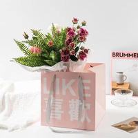 Tas kertas seni cetak kustom tas hadiah kertas mewah dengan logo Anda tas kertas putih untuk hadiah bunga