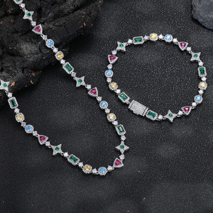 Collana Geometrica con Zirconi Colorati, Gioiello Raffinato e Alla Moda, Design a Stella, Rotondo, Quadrato, Triangolare, Arcobaleno in CZ - Product Image 5