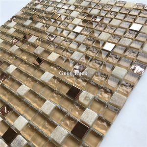 Mosaicos de Vidrio Dorado con Piedra Blanca en Forma de <span class=keywords><strong>Mini</strong></span> Cuadrado para Decoración Interior de Vestíbulos de Hotel, Penthouses, Galerías y Espacios Comerciales - Product Image 2