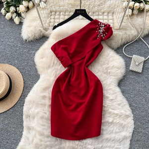 Robe de soirée en polyester pour femme, style socialite, épaules dénudées, idéale pour les banquets et anniversaires, vente en gros - Product Image 1