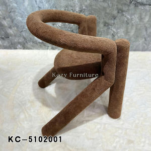 Chaise en <span class=keywords><strong>tube</strong></span> courbé de forme spéciale de luxe léger chaise de salle à manger en velours minimaliste pour bureau à domicile tabouret de coiffeuse créatif design - Product Image 2