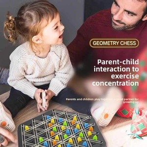 Juego de mesa familiar interactivo Cadena Geometría Triángulo Ajedrez Rompecabezas Banda de goma Disco Juguetes de plástico para niños para desarrollar el pensamiento - Product Image 4