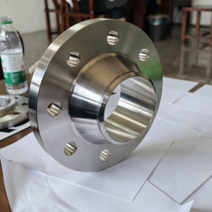 ASME B16.5 Edelstahl 304 316L Geschmiedeter Schweißflansch (WN) PN16 Klasse 150-2500 Rohrflansch mit Hoher Druckbeständigkeit - Product Image 4