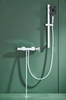 Robinet de baignoire chaude et froide à corps en cuivre gris Gun Gold Baignoire de douche réglable à suspension murale latérale Douche noire