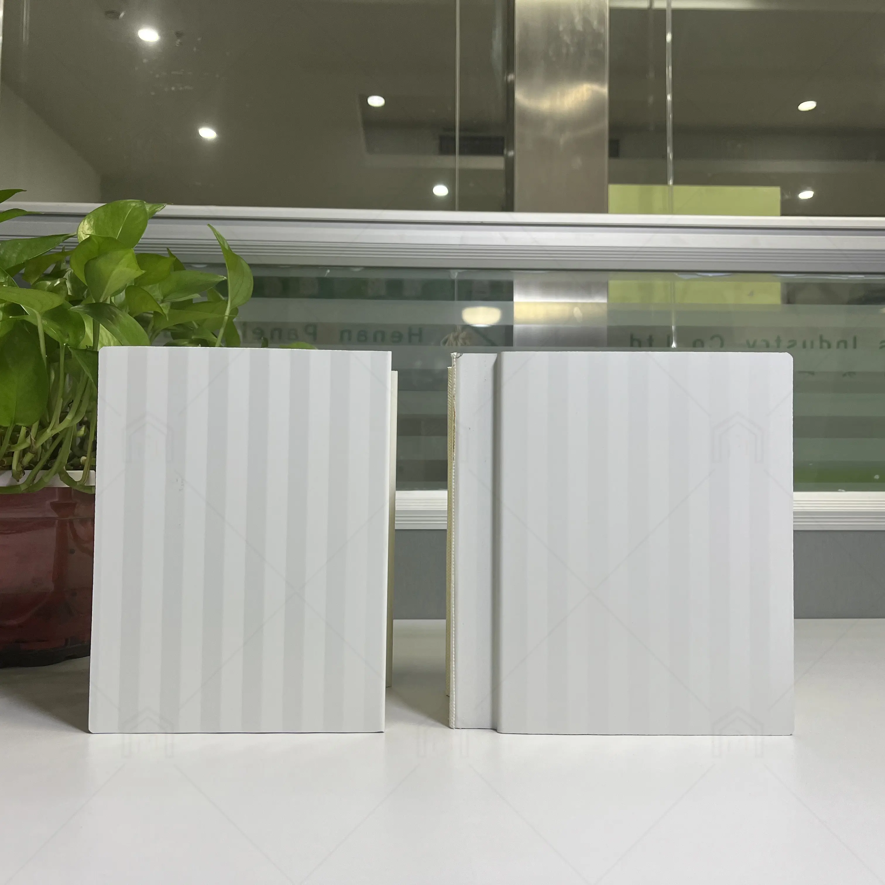 Diskon besar 50mm 100mm 150mm panel sandwich terisolasi pir dinding mulus Panel pu untuk ruang dingin panel warna galvanis