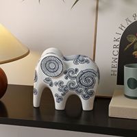 Figurine d'éléphant en céramique de porcelaine bleue et blanche, artisanat de style chinois, décoration moderne pour la maison, ornement artistique