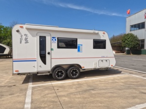 Caravane de <span class=keywords><strong>camping</strong></span> tout-terrain moderne et légère en aluminium à double essieu <span class=keywords><strong>pour</strong></span> l'extérieur - Product Image 4