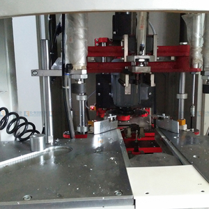 เครื่องทำความสะอาดมุมโปรไฟล์พีวีซี E-WORLD CNC พร้อมระบบควบคุม PLC อัตโนมัติ 380V สำหรับการผลิตหน้าต่างและประตู - Product Image 5