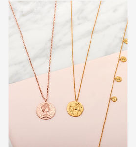 <span class=keywords><strong>Collana</strong></span> <span class=keywords><strong>con</strong></span> Ciondolo Zodiacale Romantico in Ottone Placcato <span class=keywords><strong>Oro</strong></span> 18K, Fatto a Mano, di Alta Qualità - Product Image 4